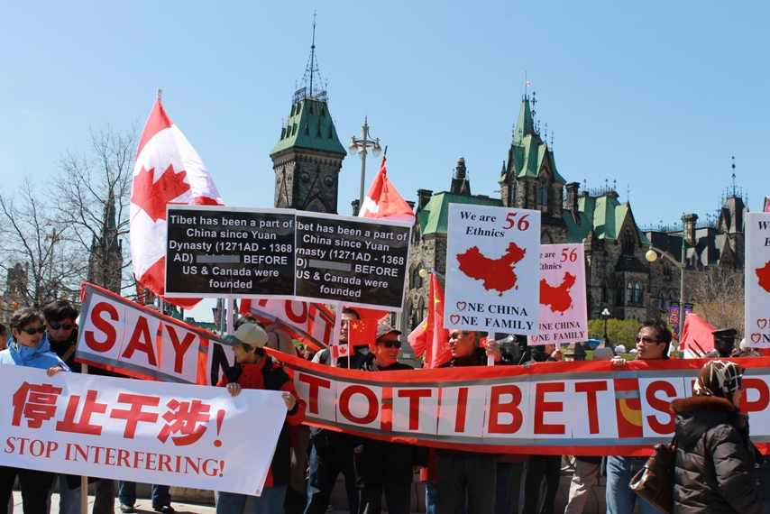 多伦多华人驱车前往渥太华，举行游行示威反对分裂西藏企图7