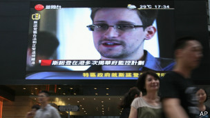 130624084145_cn_snowden_hongkong_304x171_ap.jpg