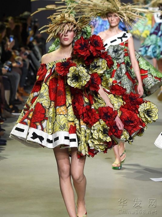 Viktor & Rolf ؼ«έñͬ˸߼-Spring 2015 Couture  